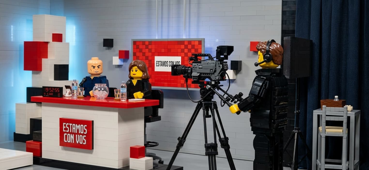 Turn photos into a LEGO scene
