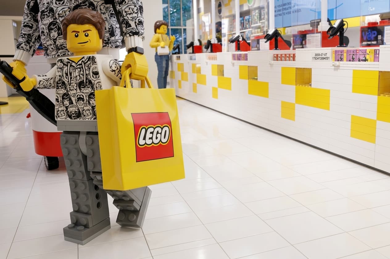 Turn photos into a LEGO scene