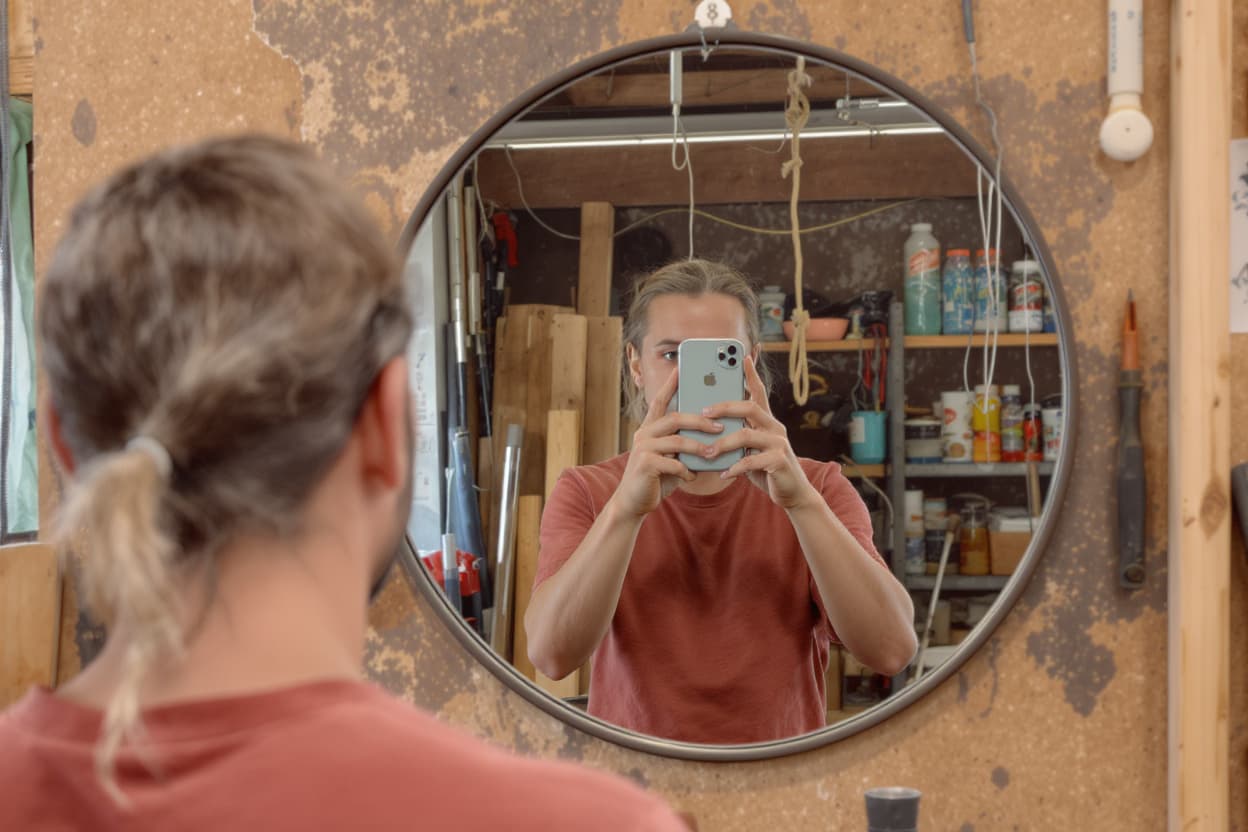 Phone-Screen Mirror Selfie