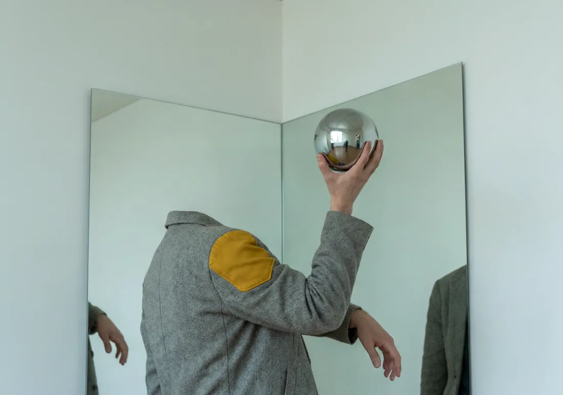 Qwen Image 2.0 Pro — Two-Mirror Corner — Chrome Sphere run 1
